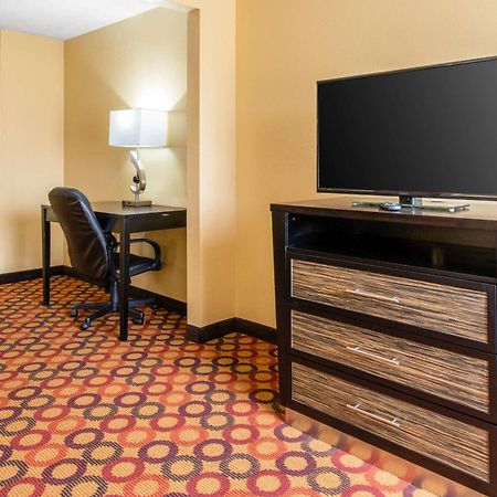 Quality Inn & Suites Montgomery East Carmichael Rd Extérieur photo
