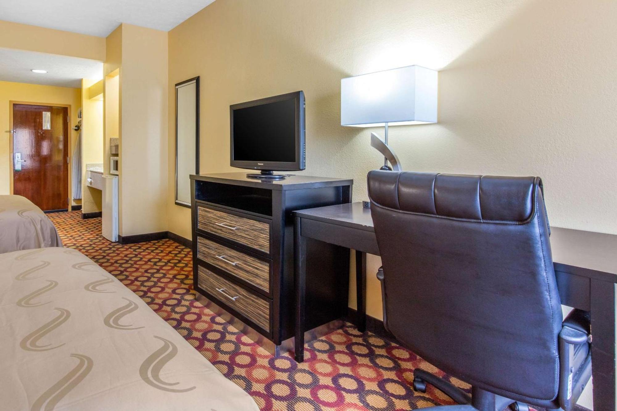 Quality Inn & Suites Montgomery East Carmichael Rd Extérieur photo